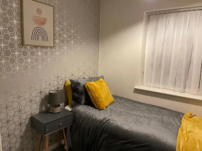 Tayberry Close Contractors & Leisure Apartment by Leecroft Stays