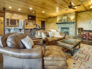 Broken Bow Cabin w/ Game Room & Private Hot Tub!
