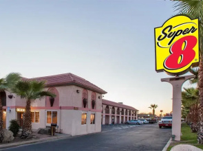 Super 8 Buttonwillow