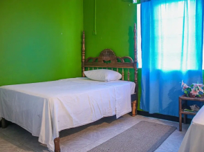 Aqua Verde- Burbon Beach Club