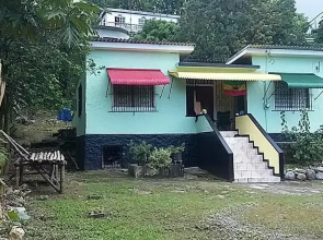 Winnifrenz Hostel