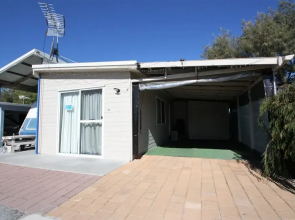 Bay 79 Ledge Point Holiday Park