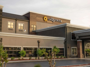 La Quinta Inn & Suites by Wyndham Knoxville East