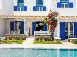Phaedrus Living: Ornos Beach House Mykonos