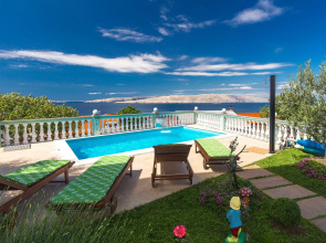 Apartment in Senj Near the Sea & Pool
