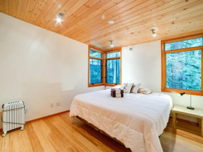 42gs - Hot Tub - Wifi - Sleeps 6 - Pets Ok 2 Bedroom Home