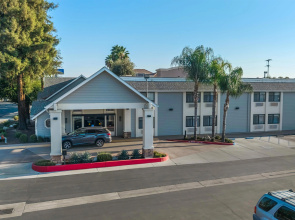 Best Western Town & Country Lodge