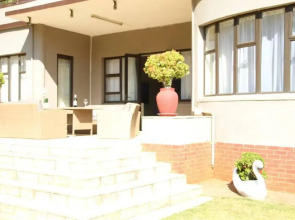 3 on 5: Houghton 3 Bedroom Home