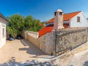 Holiday House Little Desire