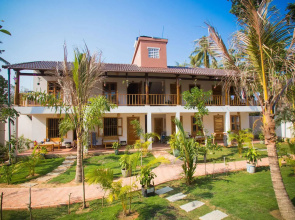 La Mer Resort