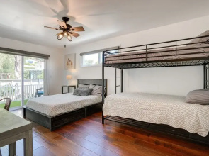 Chic Santa Paula Home w/ Mountain & City Views!