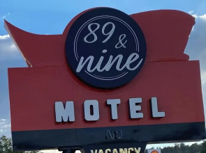 89 & Nine Motel