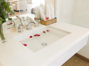 Paris Nha Trang Hotel & Apartment