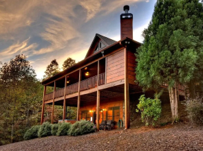 Aska Adventure Lodge by Escape to Blue Ridge
