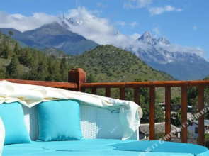 Manshan Caotang Snow Mountain Viewing Boutique Inn(丽江束河漫山草堂雪山观景精品客栈)
