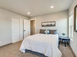 Convenient Great Falls Condo < 1 Mi to Shops!