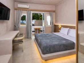 Aelia Luxury Suites
