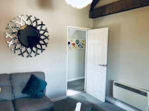 Warehouse Apartment-1 King Bed, Sleeps 2