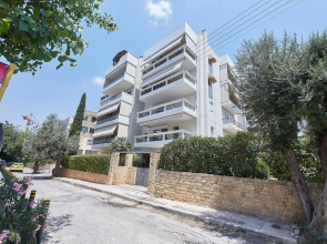 CASA MYRlAM -Suite Apartment in Marousi with View and Private Parking-