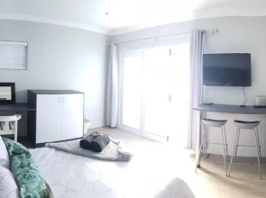 Wanderlust Private Studio Apartment