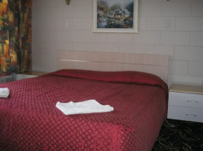 Lincoln Court Motel