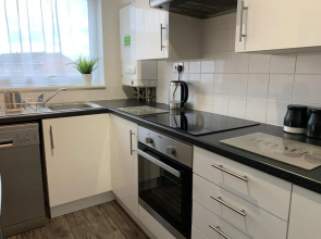 Modern Spacious Apartment Near City Centre