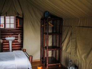 Zingela Nature Reserve - Baobab Tented Camp