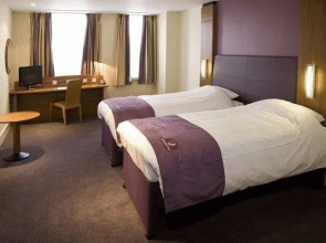 Premier Inn Knutsford (mere)