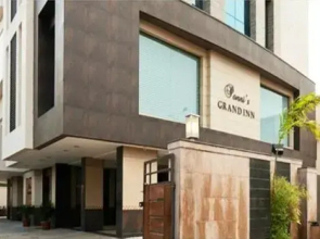 Ponnis Grand Inn