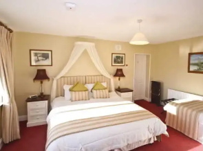 Newlands Country House