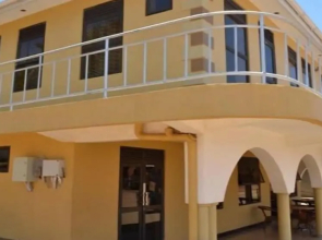 Strikers Hotel