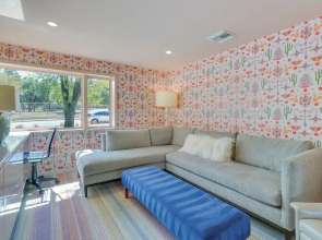 Modern Austin Home w/ Yard ~ 1 Mi From Acl!