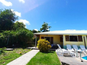 Villa de 2 chambres avec piscine privee jardin clos et wifi a Le Marin a 1 km de la plage