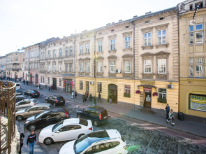 Подобово квартира на вул Куліша 20 біля Форуму в самому центрі