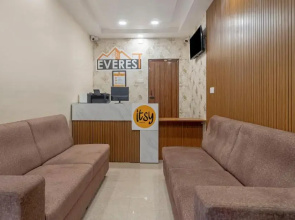 Itsy Hotels Everest Leela Residency