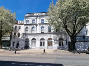 HU1 Triplex City Centre Gem sleeps 6 H7
