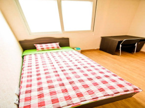 Kimchee Hongdae Guesthouse