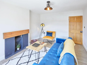 Host Stay 2 College Square