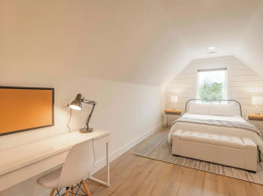 Scarlet Ridge Retreat - Near Wineries & DT Austin!