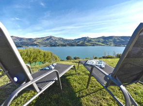 Hector's Tiny House - Akaroa Holiday Home