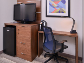 Holiday Inn Express New Orleans - St Charles (ex Modern Hotel)