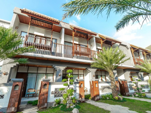 Lovina Beach Club & Resort