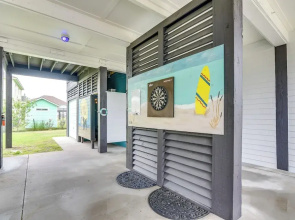 Walk to Crystal Beach: Pet-friendly Home w/ Deck