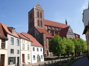 Axiom mit Altstadtflair - ABC273