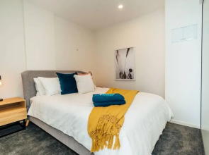 Paradiso on Bent - Netflix - Wifi - City life