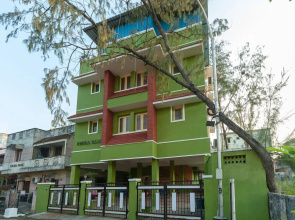 OYO 26936 Adhithya Inn