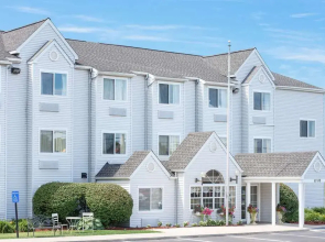 Microtel Inn & Suites by Wyndham Erie