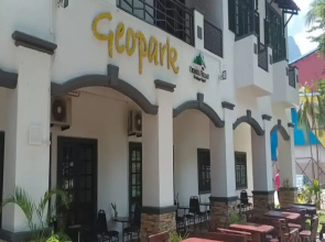 Capital O 91179 Geopark Oriental Village