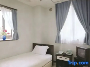 Shinmachi Station Hotel