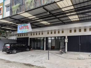 OYO 93503 Lotte Residence